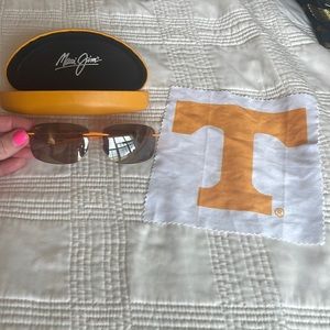 Maui Jim university of Tennessee sunglasses with case and cloth gently worn